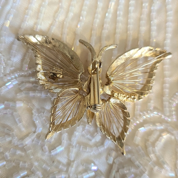 EUC Vtg Pearl/Gold Tone Butterfly Pin/Brooch - Picture 4 of 4